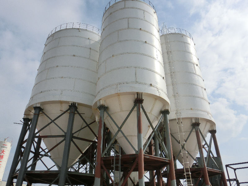 Silo xi măng lớn